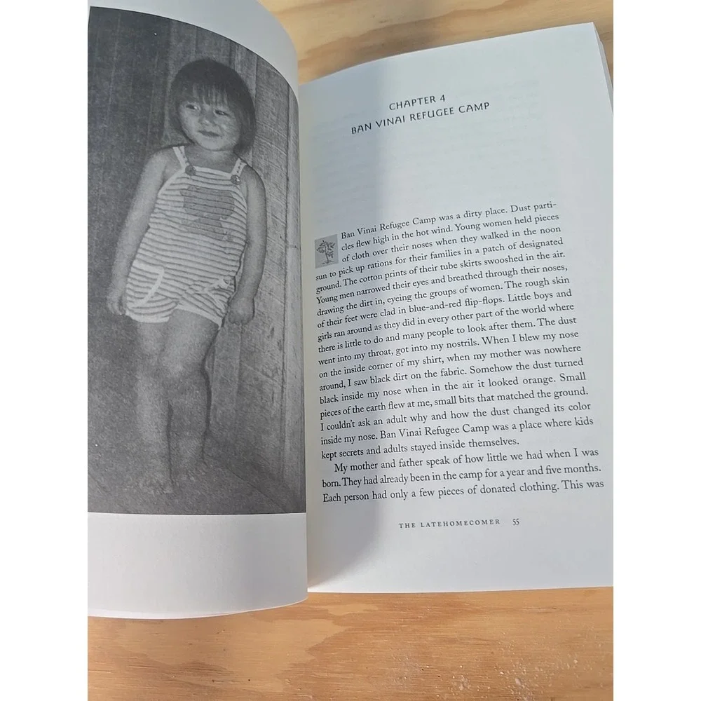 The Latehomecomer : A Hmong Family Memoir Paperback Kao Kalia Yan